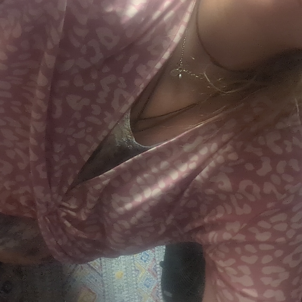 It wears both ways open front or closed reversible
